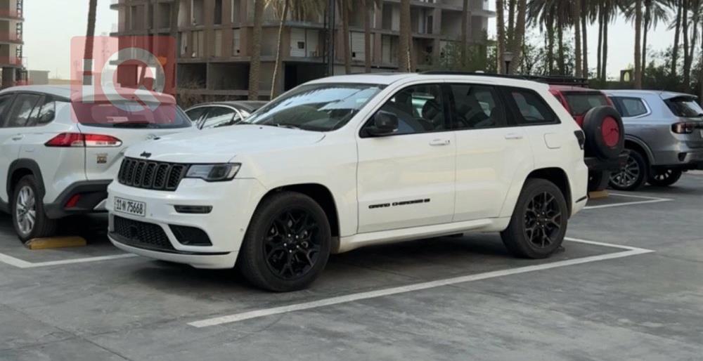 جیپ گراند شیرۆکی